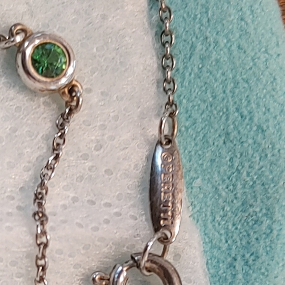 Tiffany and Co. Sterling Silver and Peridot Bracelet. - Picture 4 of 7